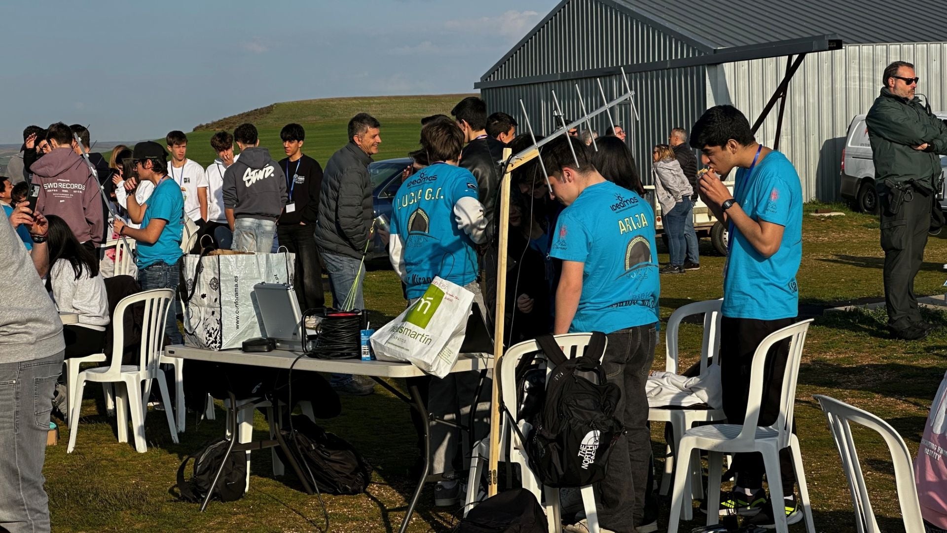 El proyecto CanSat de la Agencia Espacial Europea lanza cohetes en Herrera de Pisuerga