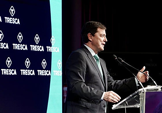 Fernández Mañueco clausuró la Jornada ''España en la Tormenta Geopolítica: Industria y Poder en la Era Trump'', organizada por Tresca Ingeniería