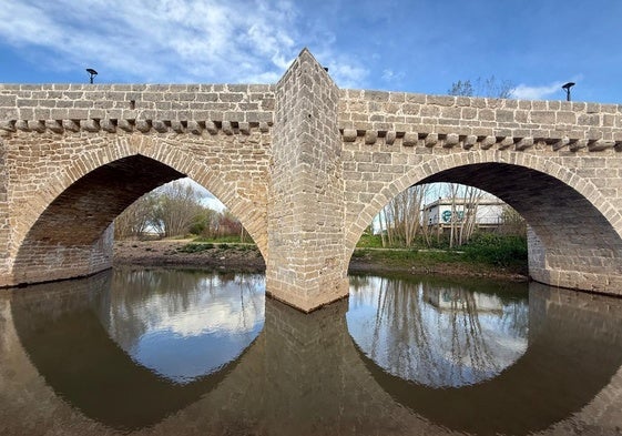 Puente medieval en Simancas.