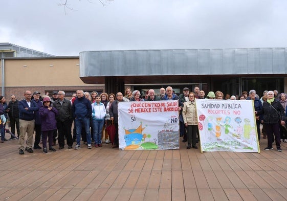 Vecinos de San Pedro Regalado,Barrio España y el entorno de Campus Miguel Delibes celebran la apertura del Centro de Salud La Magdalena.