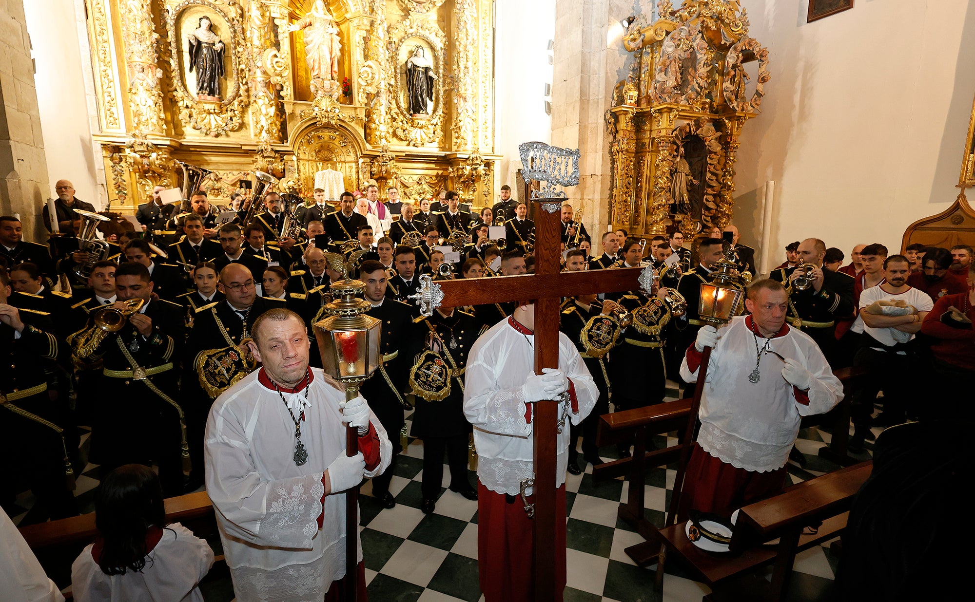 La lluvia obliga a suspender la procesión de la Sentencia