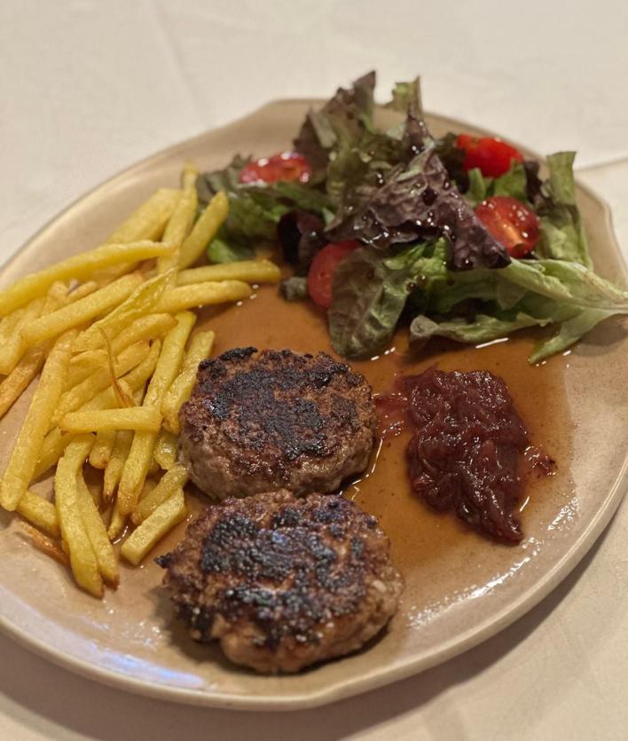 Imagen secundaria 2 - El Chaval de Lorenzo, cocina tradicional castellana en el centro de Palencia