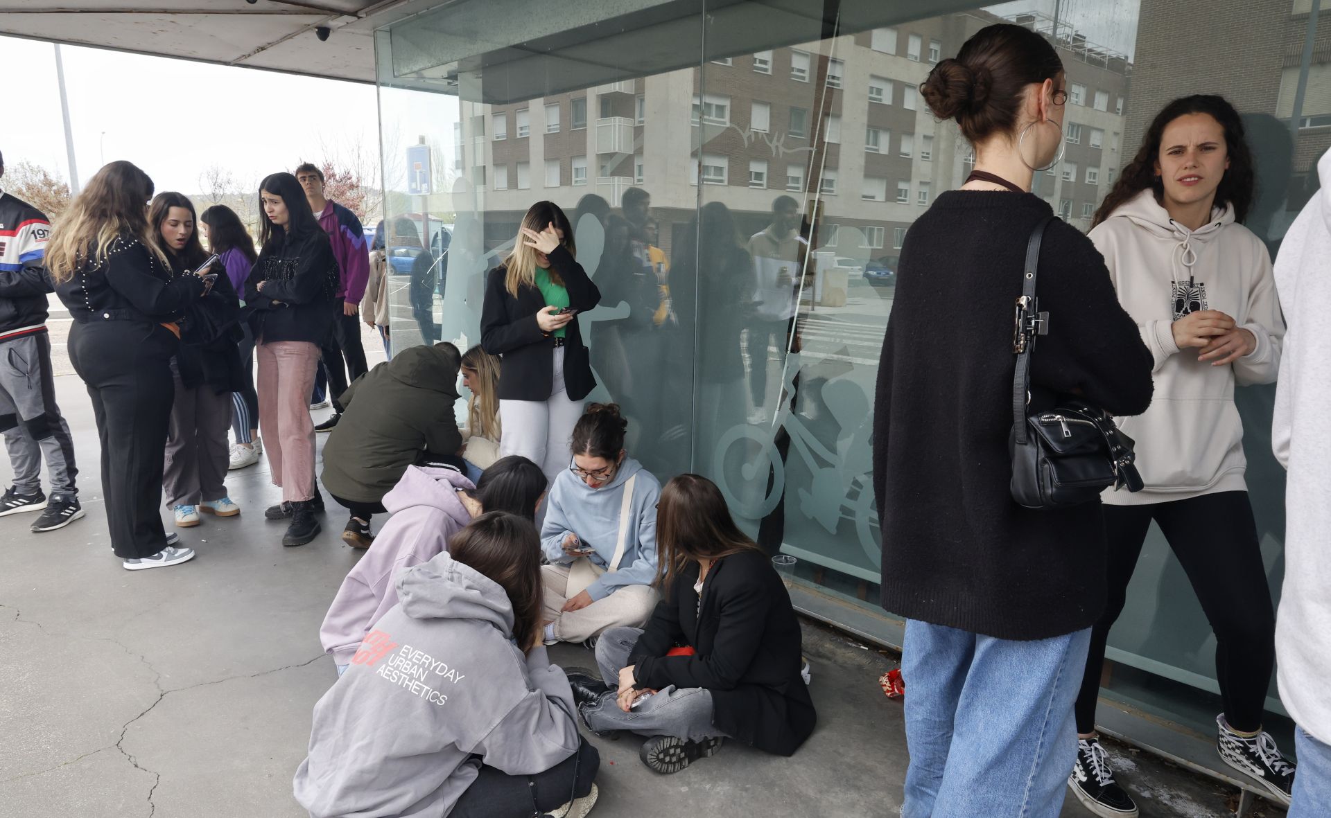 Una cola kilométrica para conseguir entradas para ITA