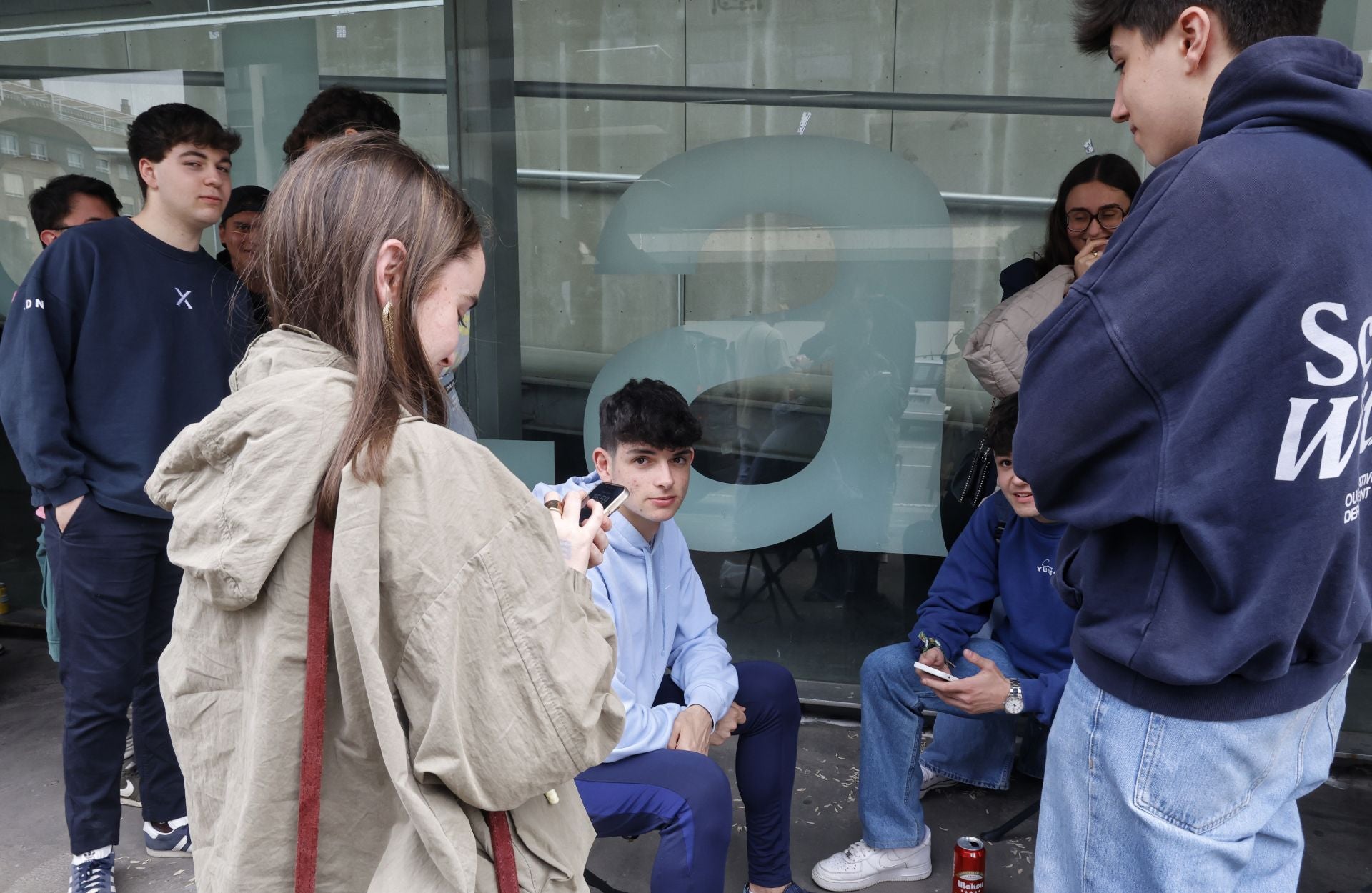 Una cola kilométrica para conseguir entradas para ITA