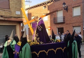Paso del Santo Cristo Enarbolado en Osorno.