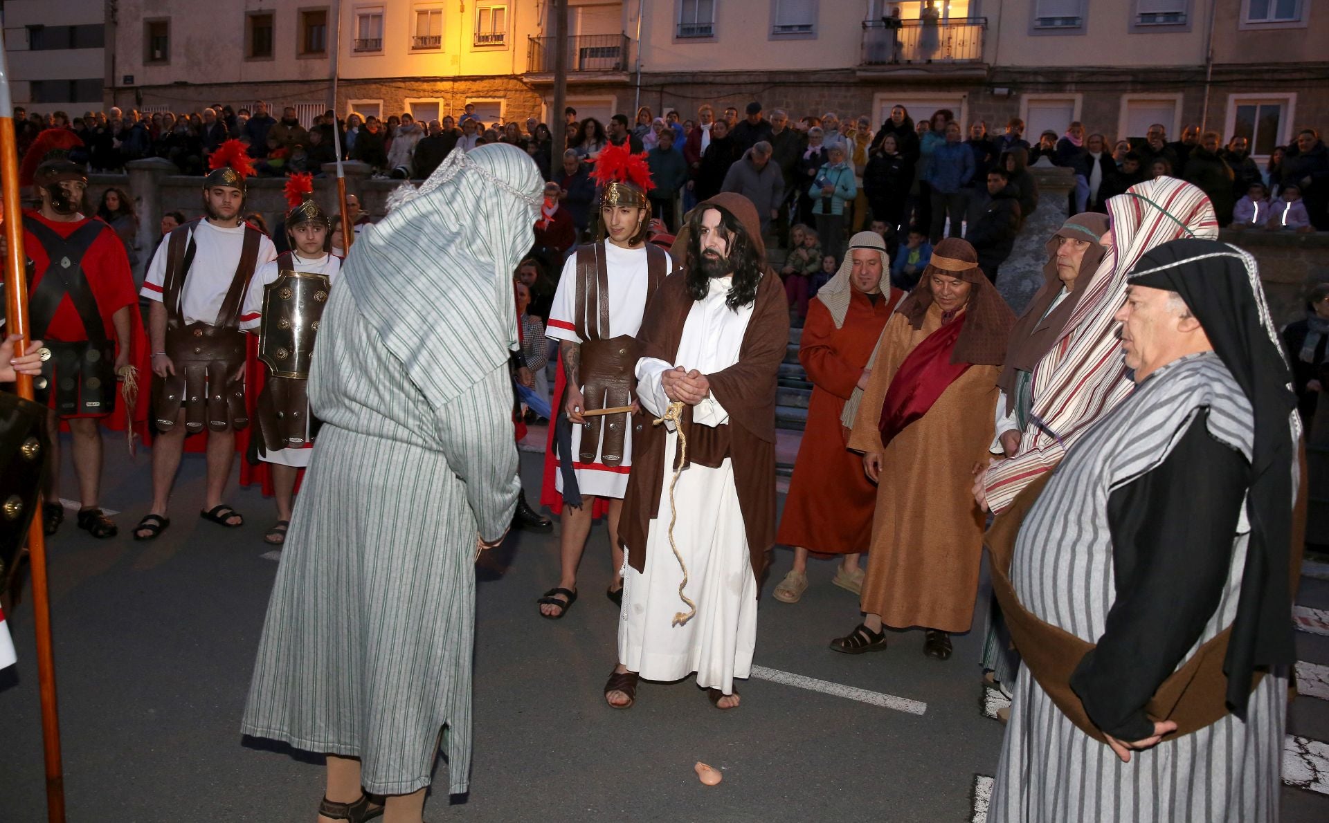 Fotografías del Vía Crucis escenificado de la Pasión