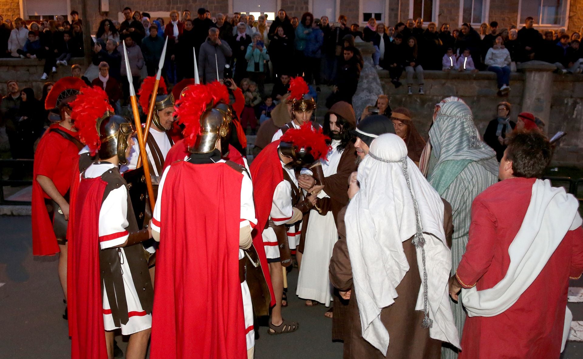 Fotografías del Vía Crucis escenificado de la Pasión