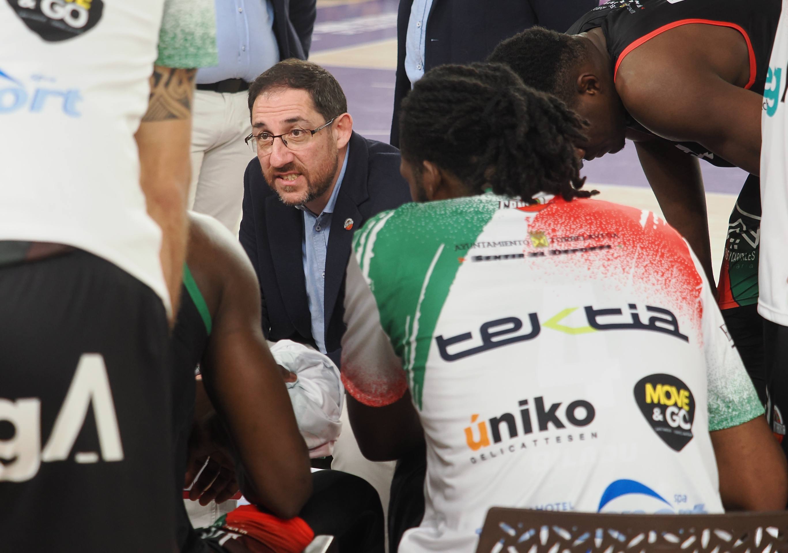 La derrota del Real Valladolid Baloncesto ante Cantabria, en imágenes