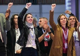 Irene Montero e Ione Belarra, en la asamblea de Podemos.