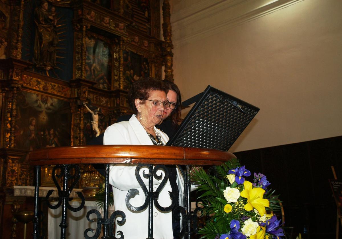 La nonagenaria Máxima López Callejo ensalza la Semana Santa de Olmedo