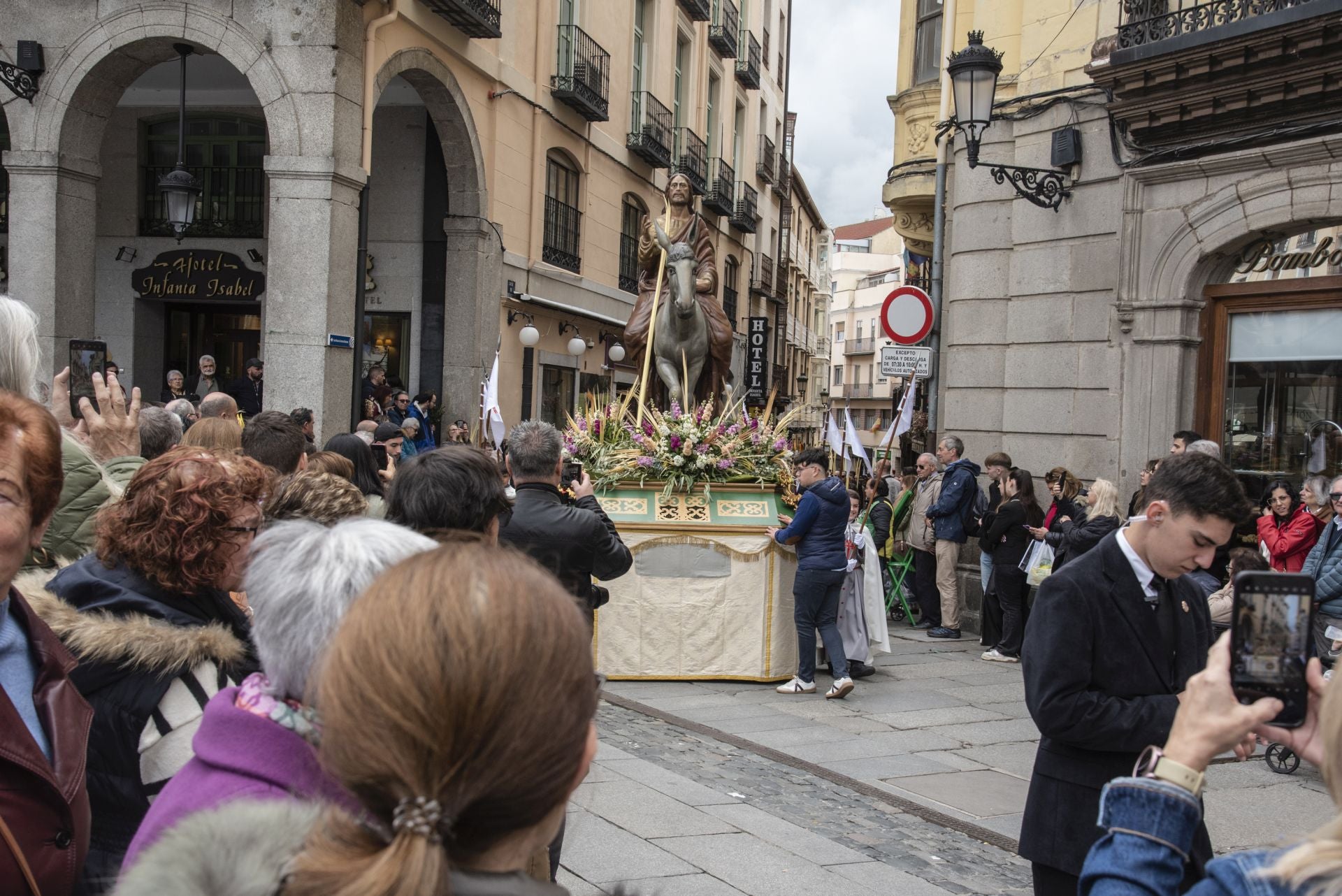 La procesión del Domingo de Ramos, en imágenes