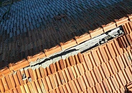 Deterioro en el tejado de La Saleta.