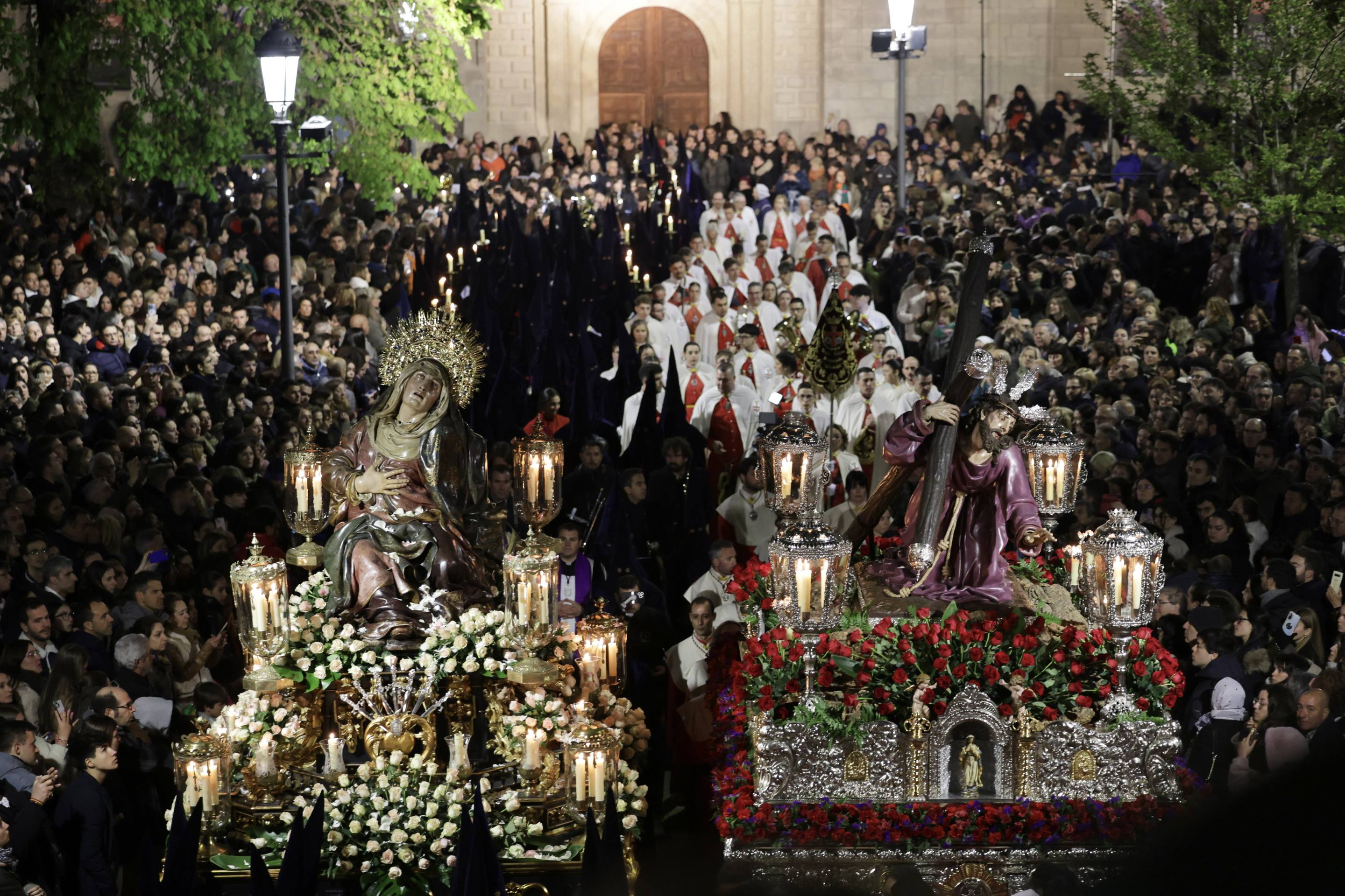 Las imágenes de la procesión del Encuentro