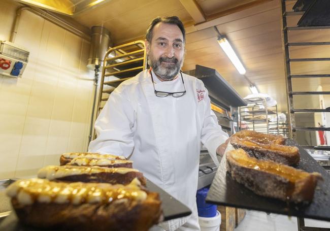En confitería Vitín las torrijas se venden por cientos cada día de la Semana Santa