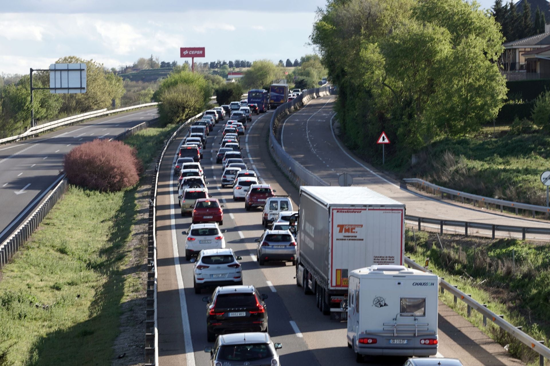 Una colisión entre varios vehículos deja retenciones en la A-62 entre Simancas y Geria