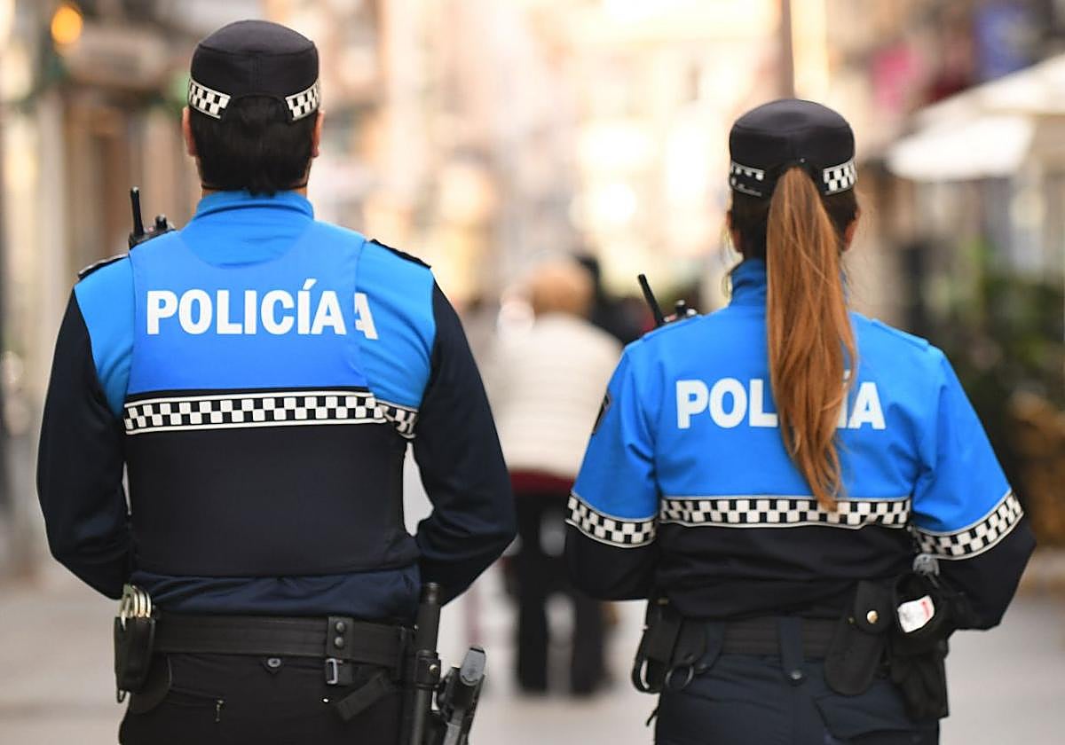 La Junta podrá retirar el arma con la nueva ley de Coordinación de Policías Locales