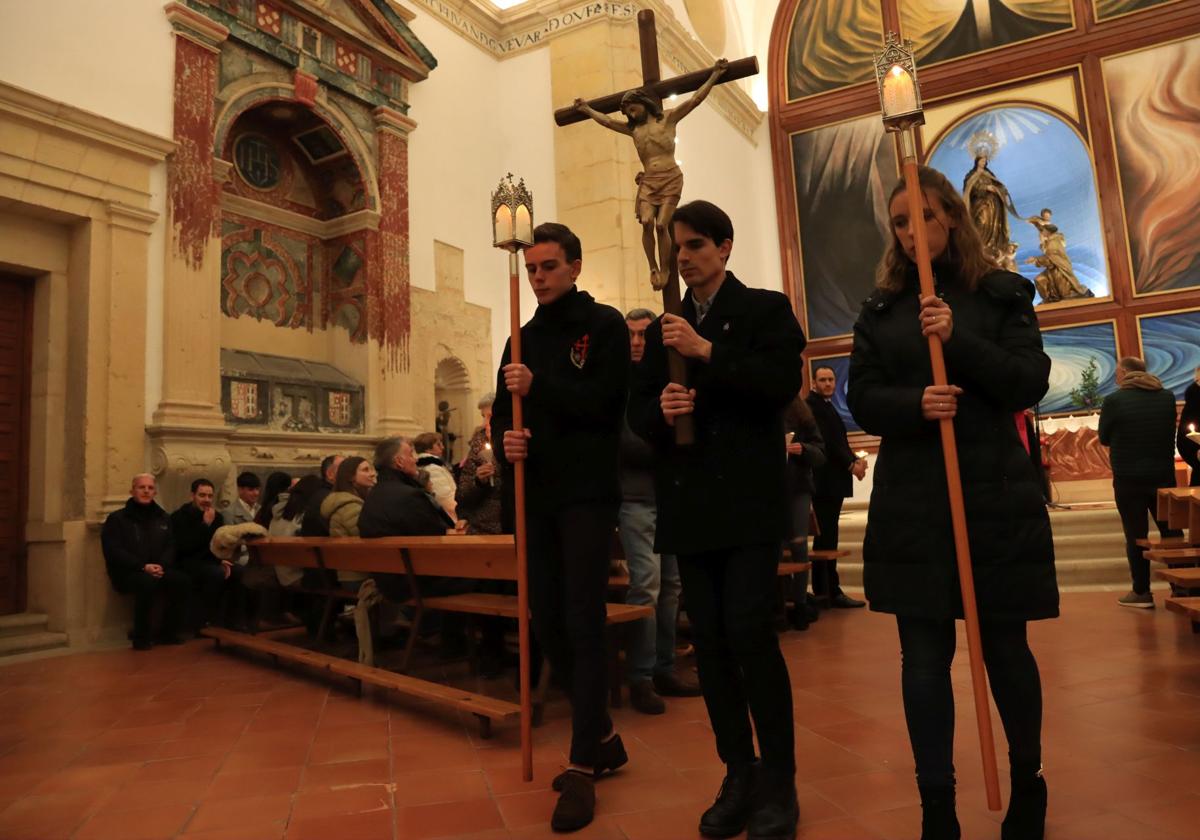El vía crucis de los Carmelitas, en imágenes