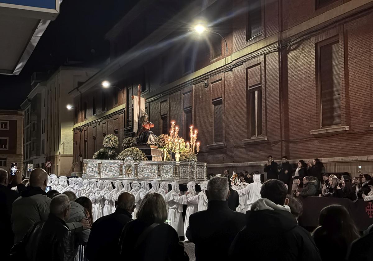 Imagen principal - La Quinta Angustia y el Cristo del Perdón.