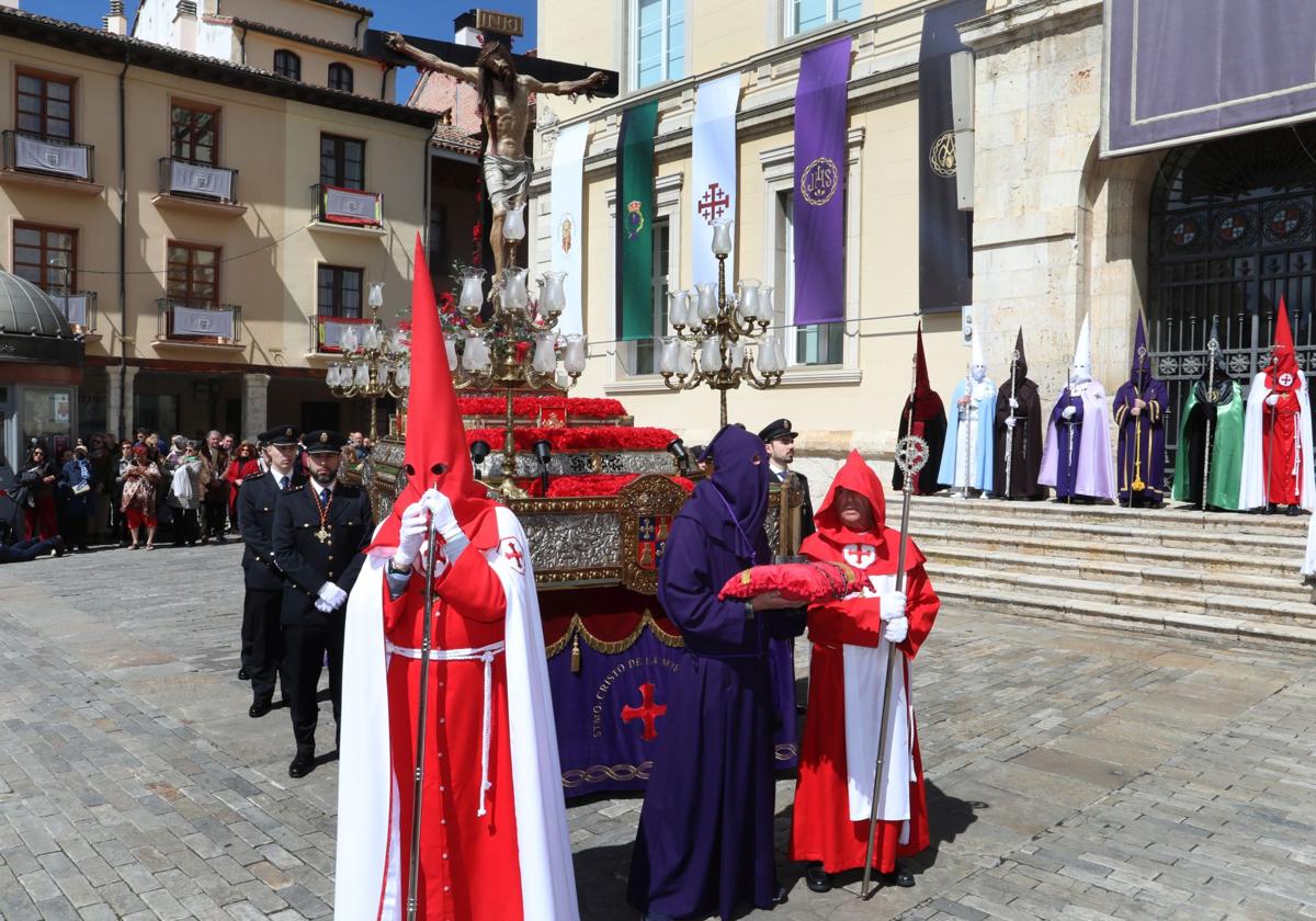 El Indulto llena la Plaza Mayor de Palencia