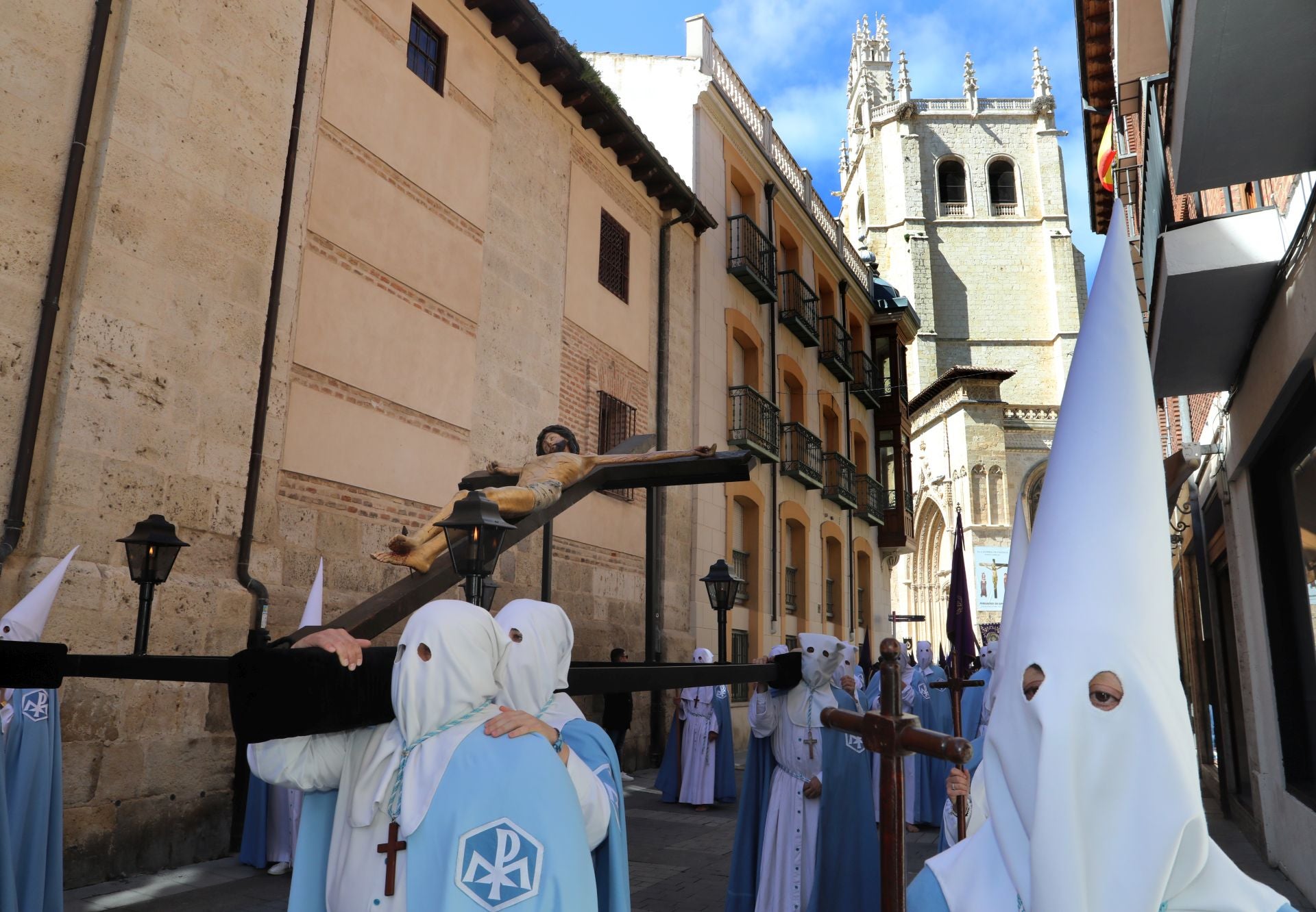 El Indulto llena la Plaza Mayor de Palencia