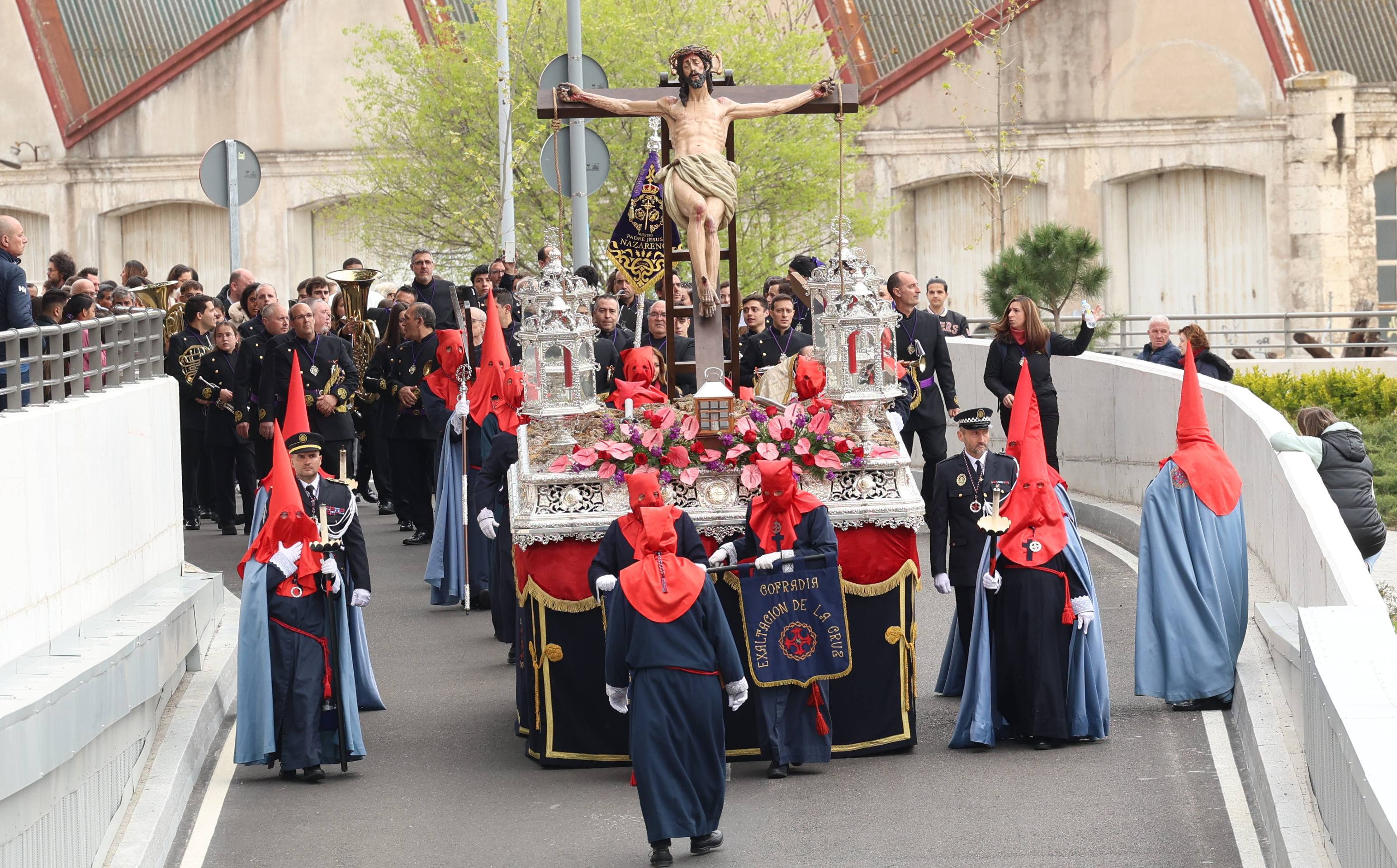 La procesión de la Exaltación de la Luz de Cristo, en imágenes