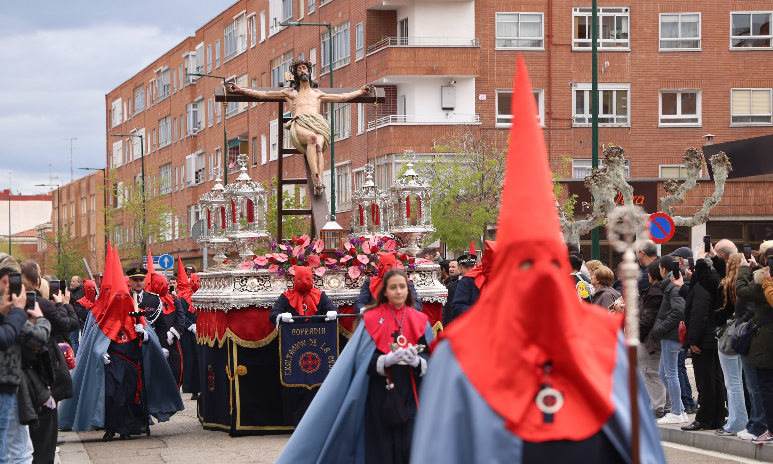 La procesión de la Exaltación de la Luz de Cristo, en imágenes