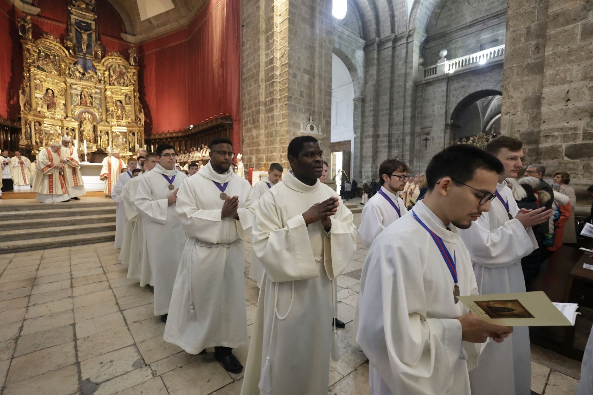 Las imágenes de la misa crismal de este Jueves Santo en Valladolid