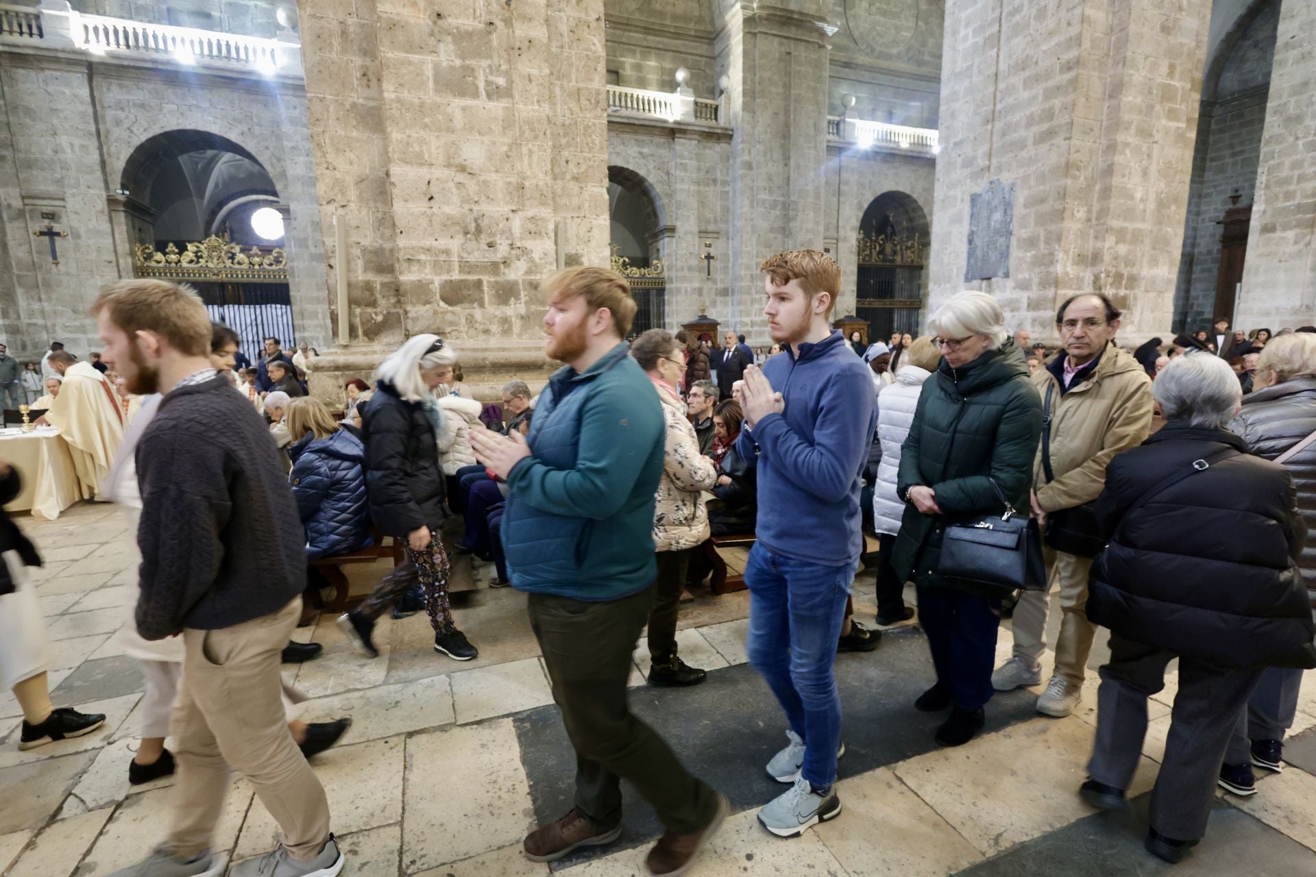 Las imágenes de la misa crismal de este Jueves Santo en Valladolid
