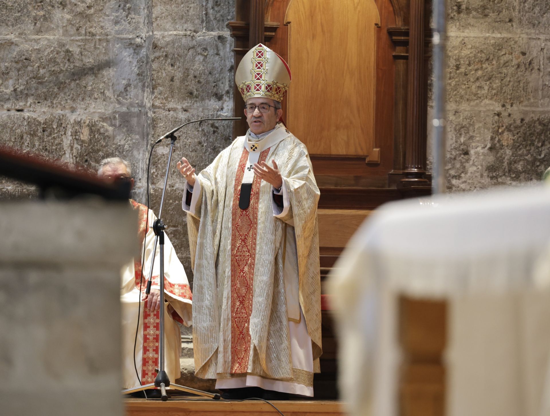 Las imágenes de la misa crismal de este Jueves Santo en Valladolid