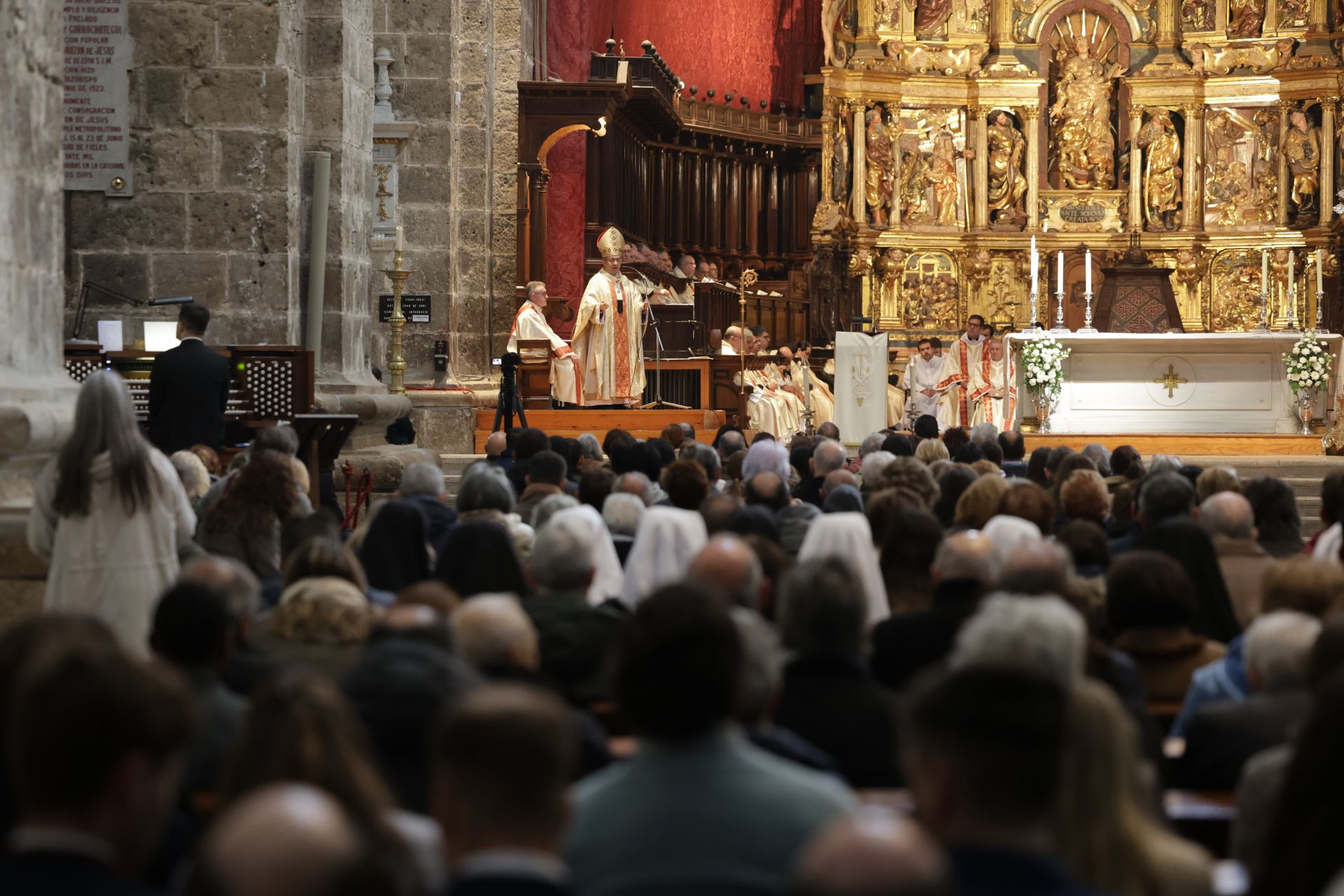 Las imágenes de la misa crismal de este Jueves Santo en Valladolid