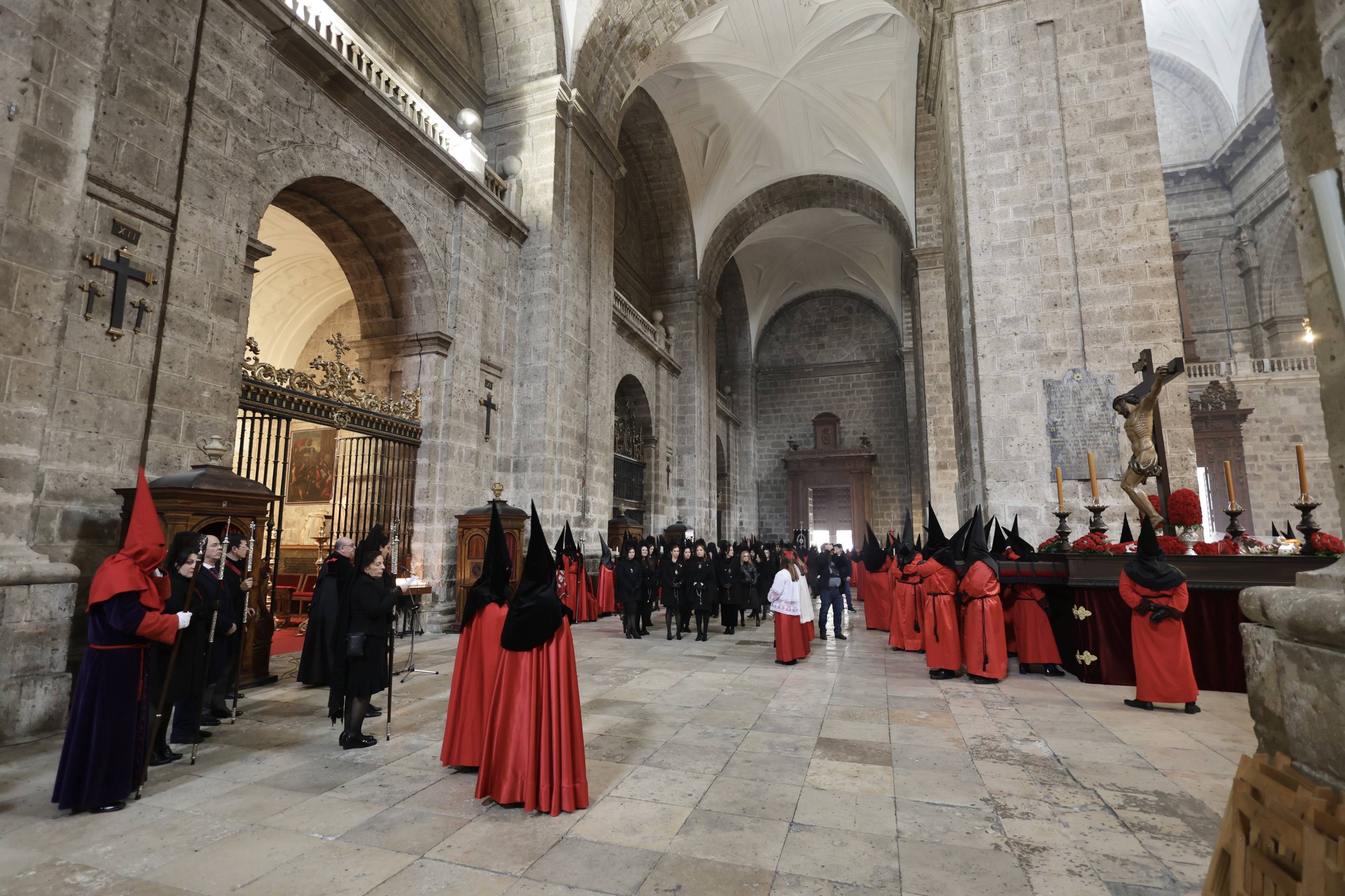 La procesión del Santísimo Cristo de la Preciosísima Sangre, en imágenes