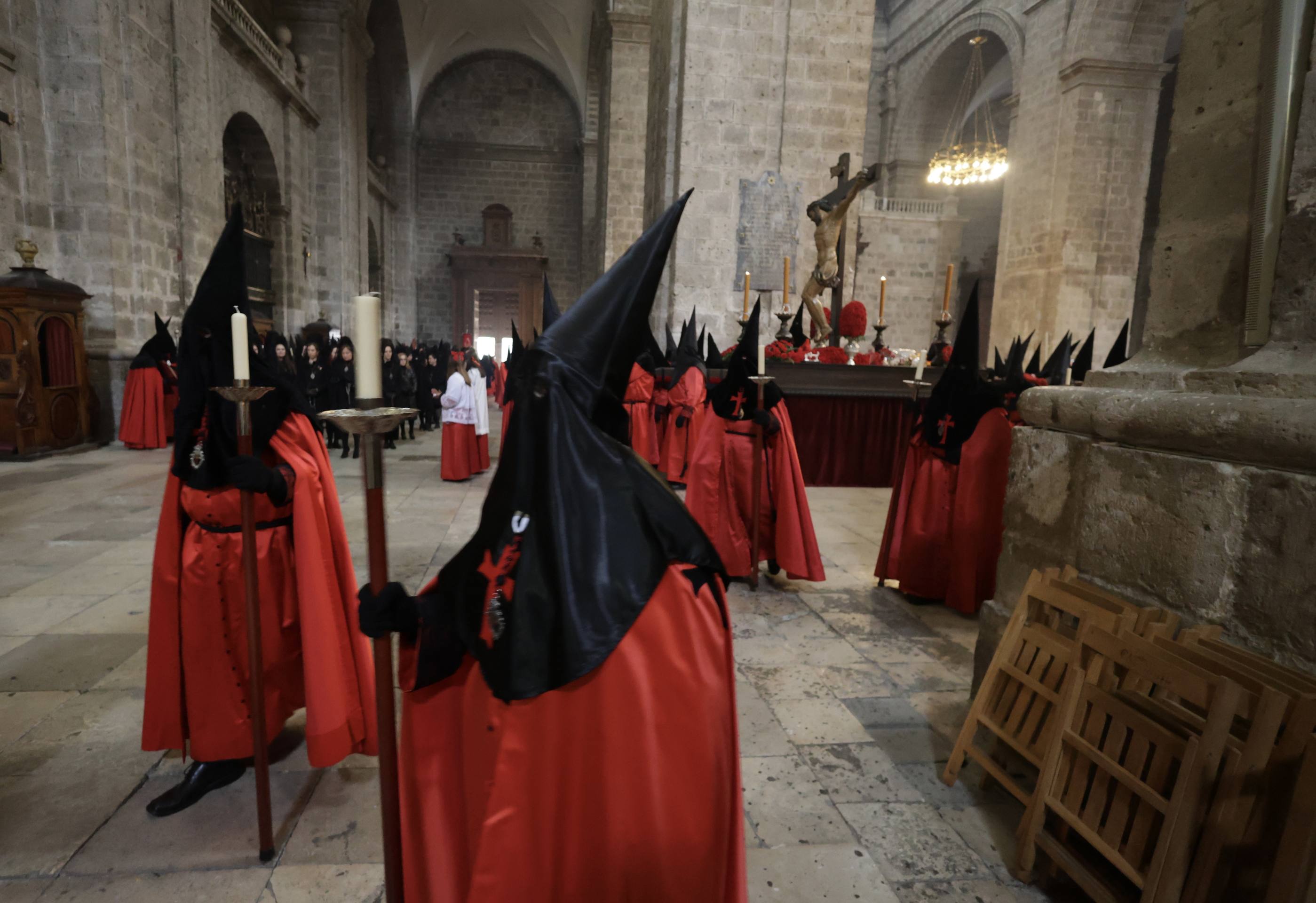 La procesión del Santísimo Cristo de la Preciosísima Sangre, en imágenes