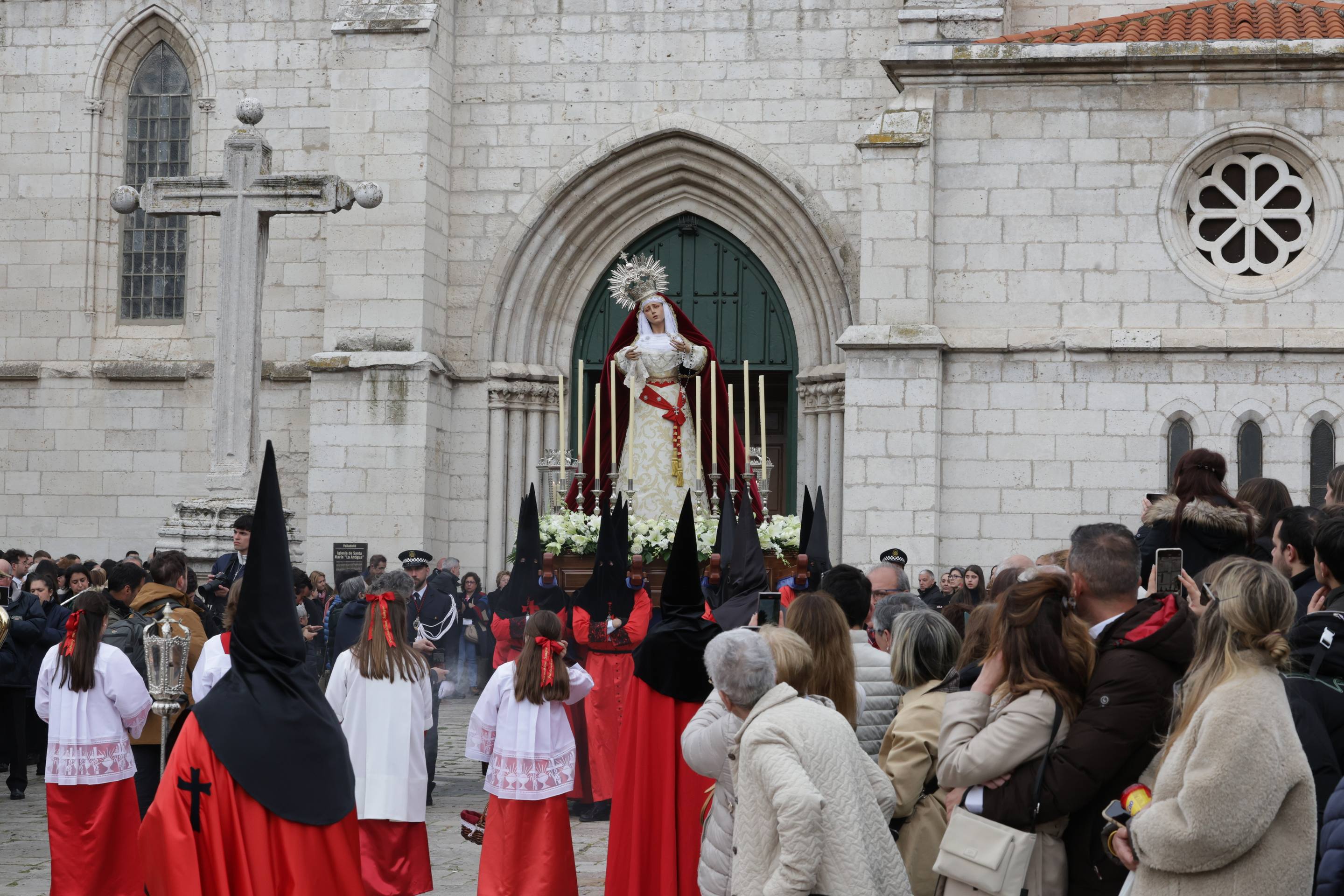 La procesión del Santísimo Cristo de la Preciosísima Sangre, en imágenes