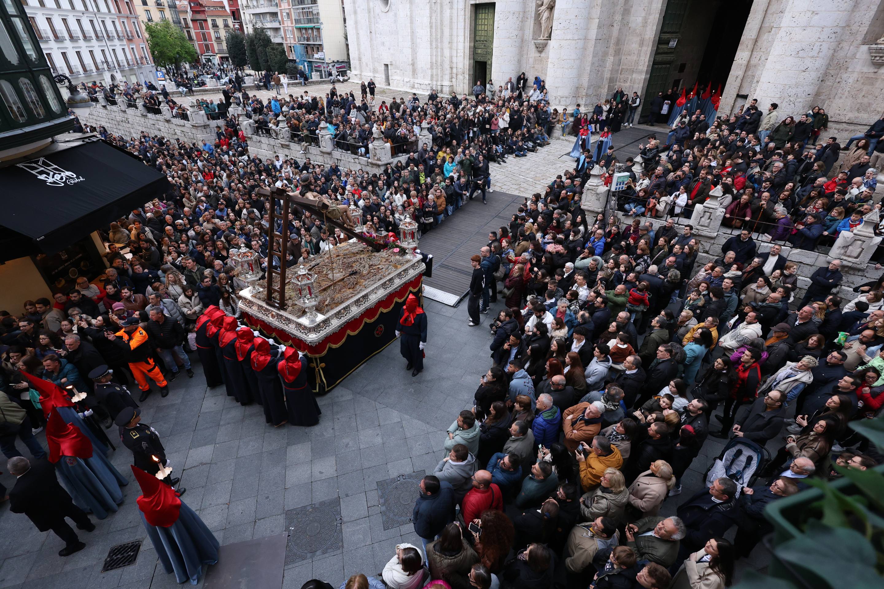 La procesión de la Exaltación de la Luz de Cristo, en imágenes