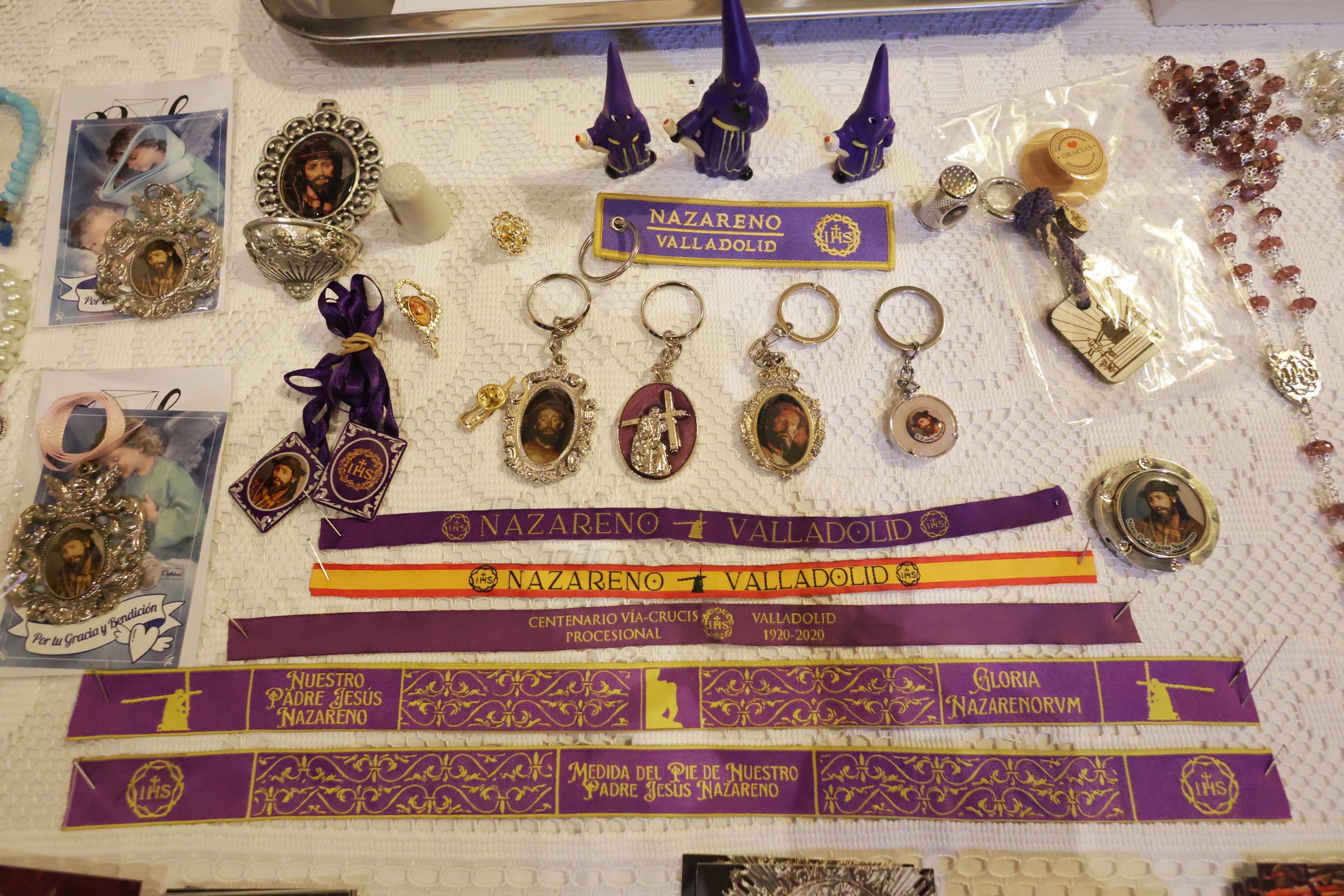 Así es el merchandising de la Semana Santa en Valladolid