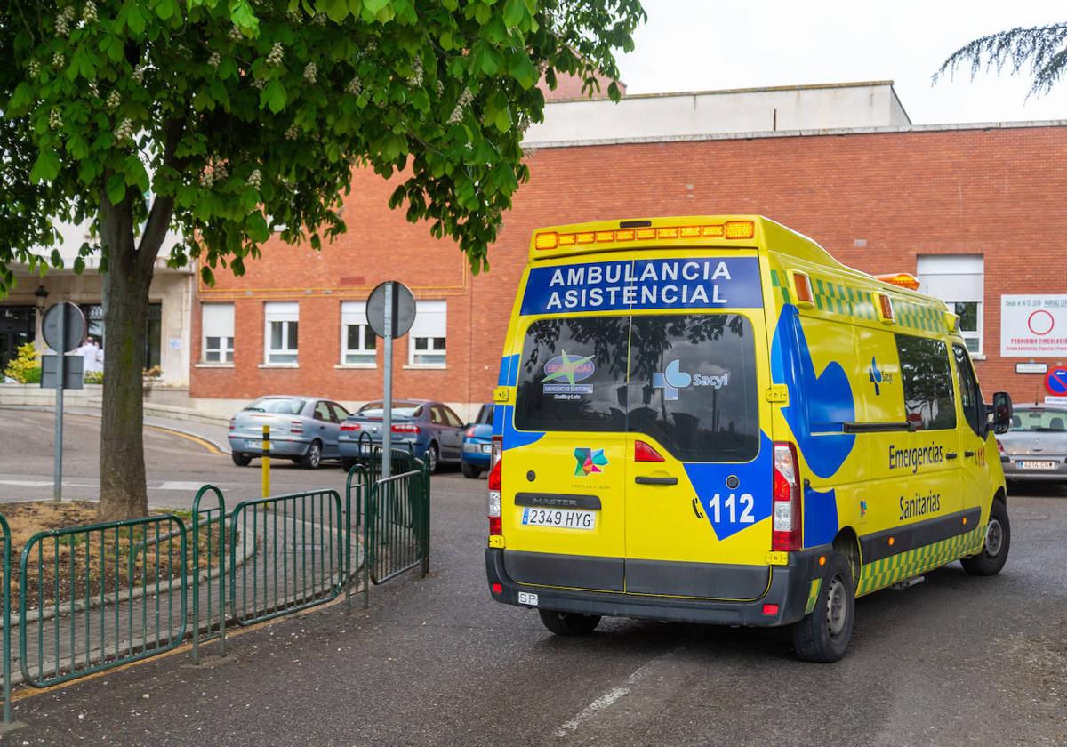 Imagen de archivo de una ambulancia del Sacyl