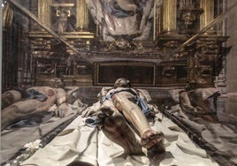 El Cristo Yacente, de Gregorio Fernández (siglo XVII), en la capilla que lleva su nombre.