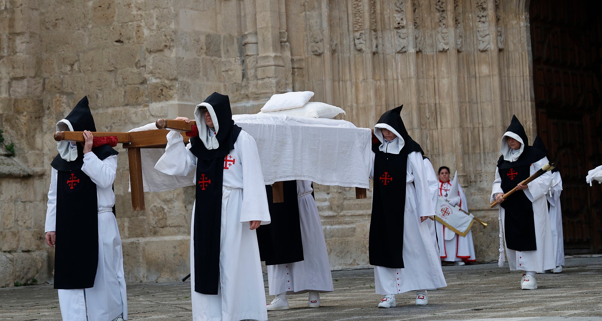Función del Descendimiento en la plaza de la Inmaculada