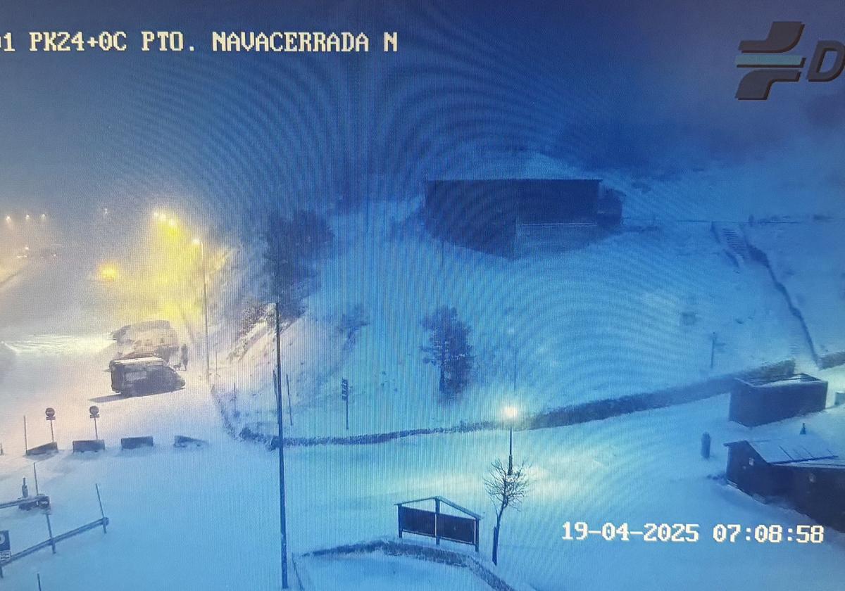 Estado del alto de Navacerrada a primera hora de la mañana de este sábado.
