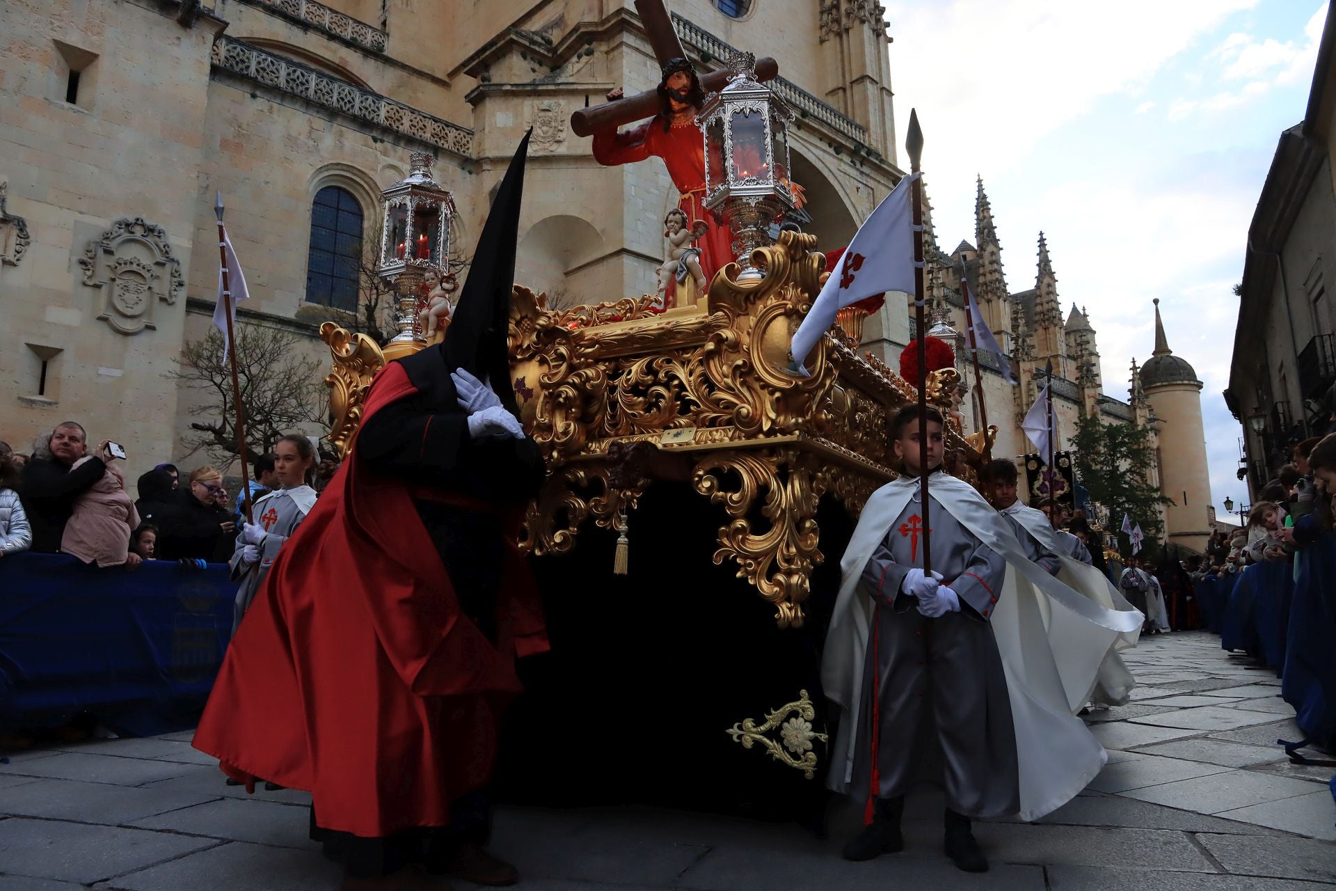 Fotos del Viernes Santo en Segovia (1 de 2)