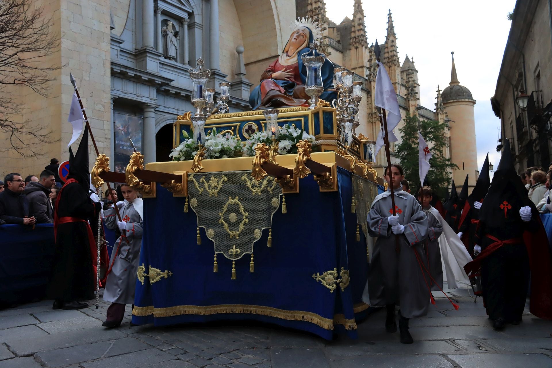 Fotos del Viernes Santo en Segovia (1 de 2)