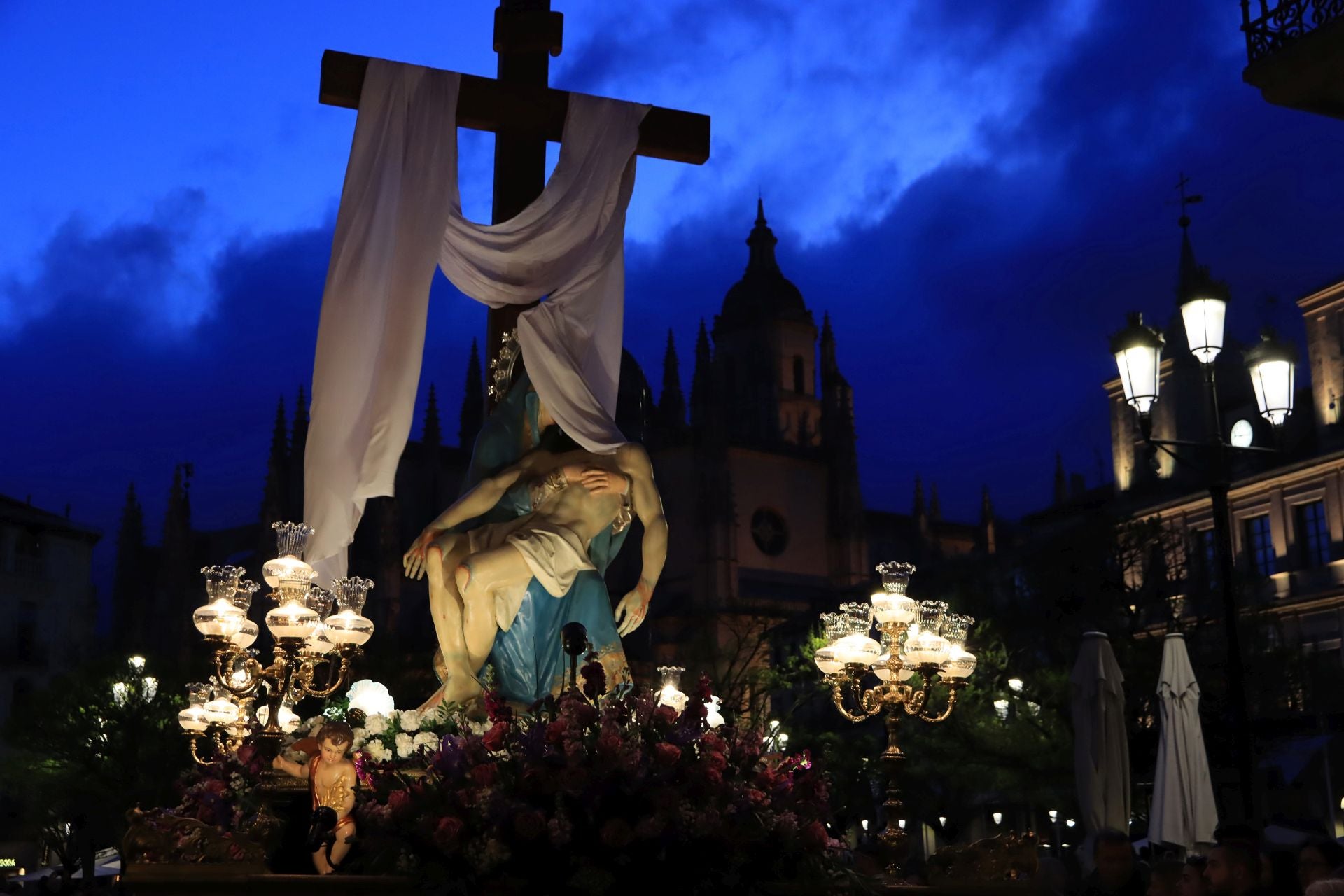 Fotos del Viernes Santo en Segovia (2 de 2)