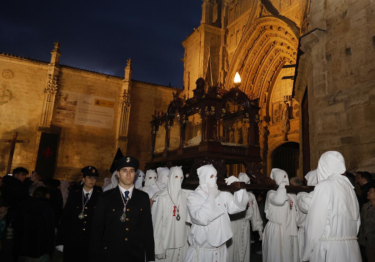 El Sepulcro parte de la Catedral.