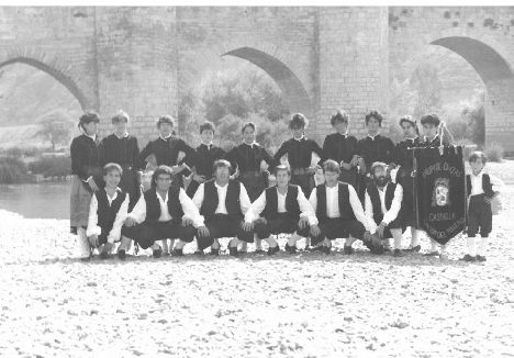 Grupo de coros y danzas 'Castiella'.