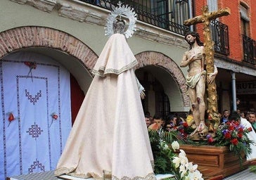 Olmedo pone fin a su Semana Santa con la tradicional Procesión del Encuentro