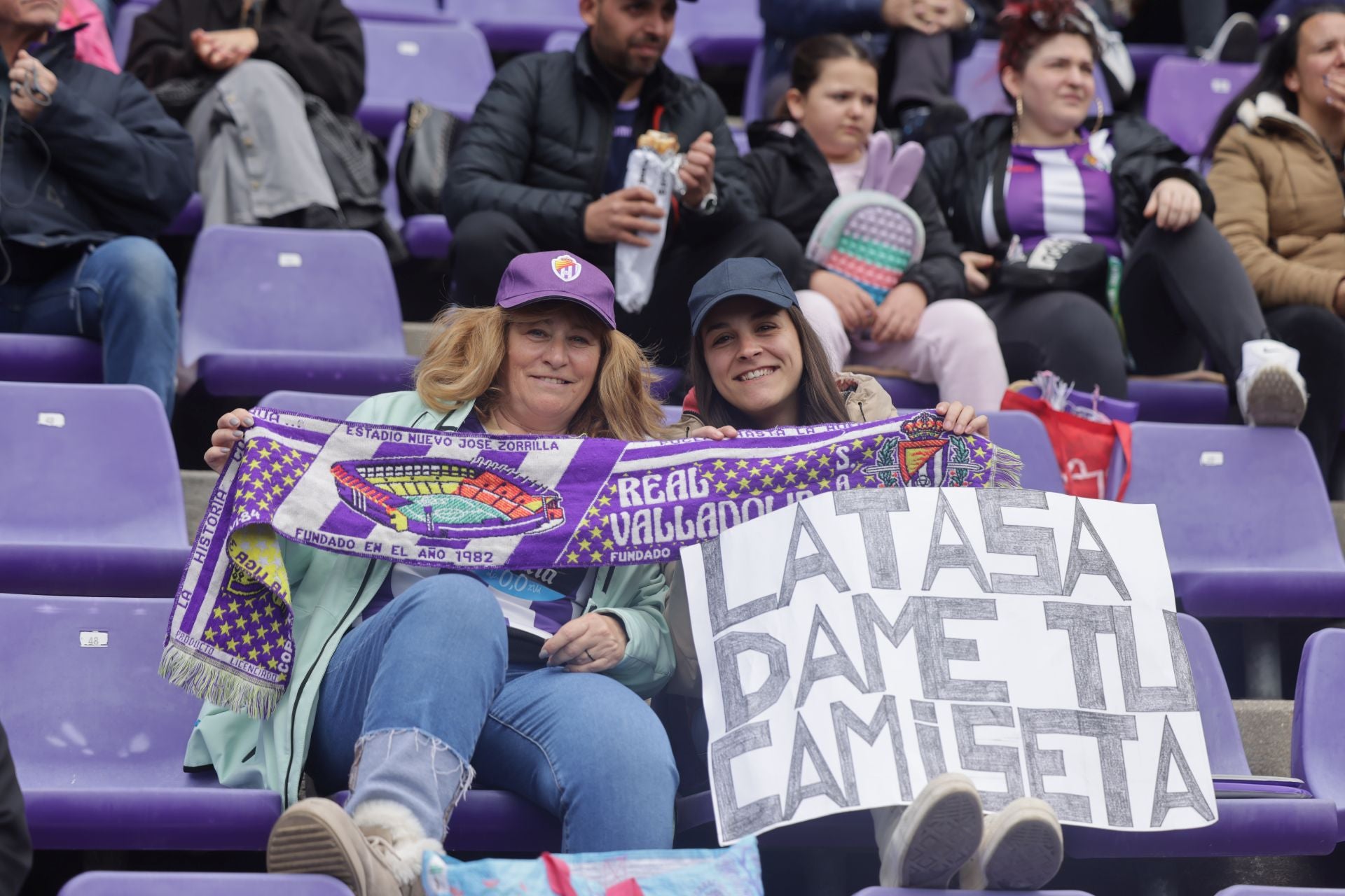 Búscate en la grada del Real Valladolid - Osasuna (2/4)