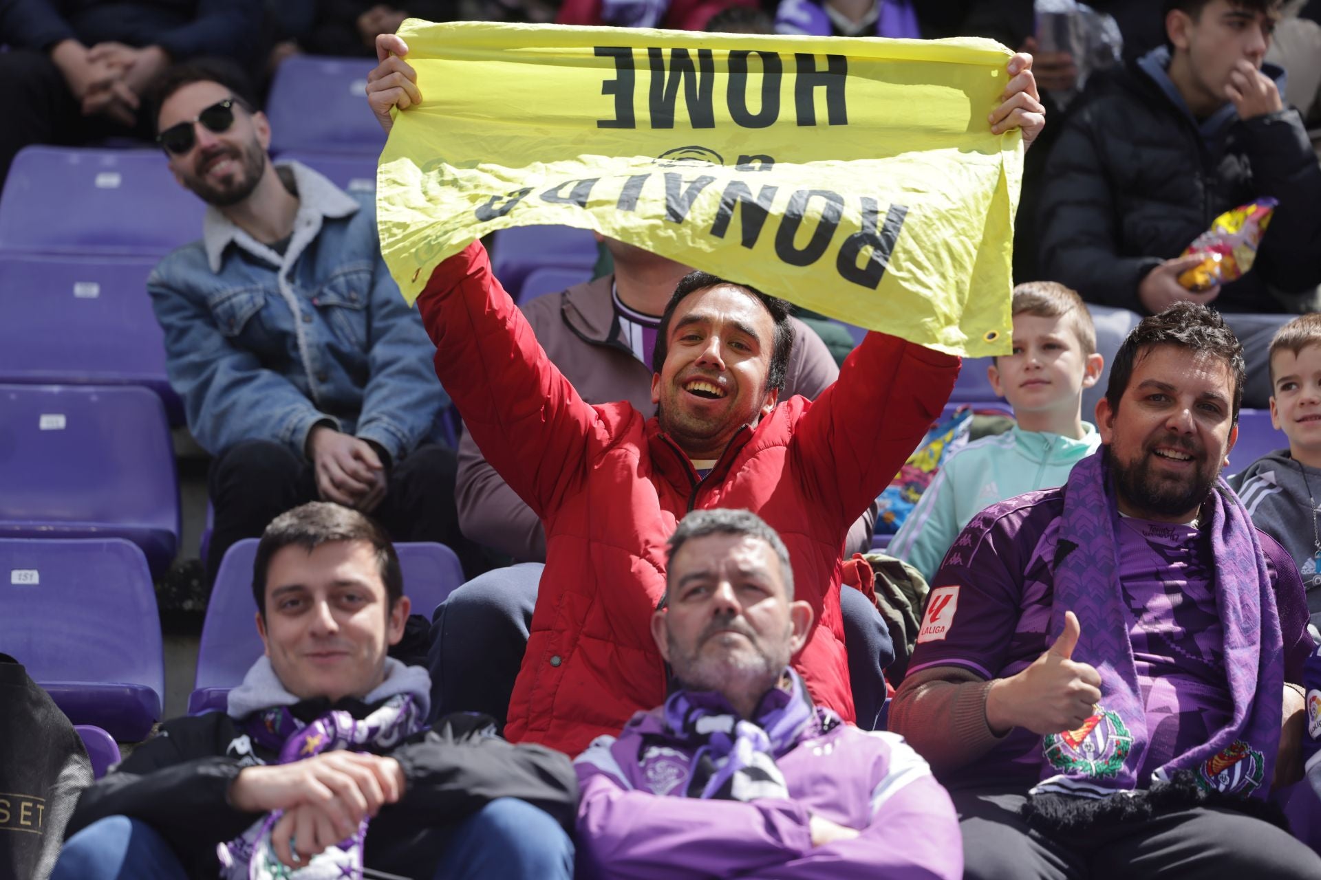 Búscate en la grada del Real Valladolid - Osasuna (3/4)