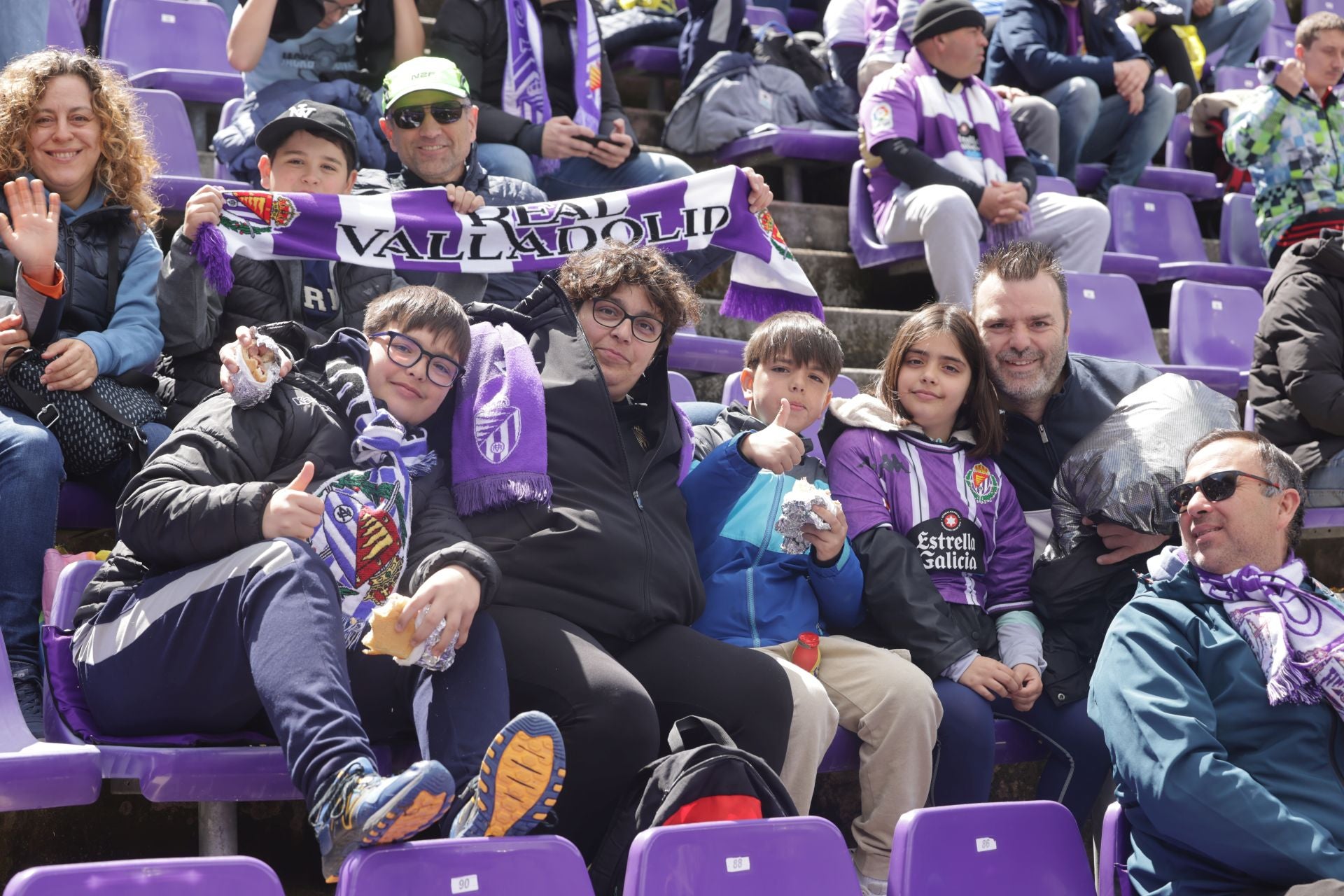 Búscate en la grada del Real Valladolid - Osasuna (3/4)
