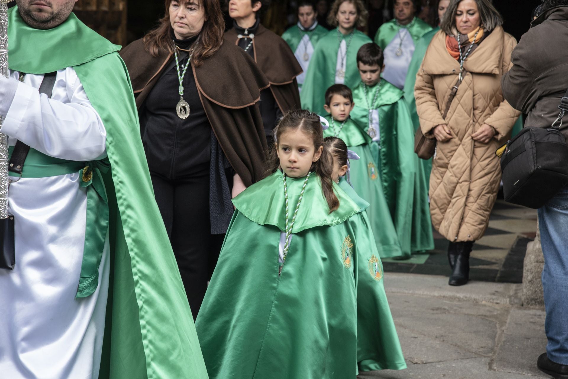 Segovia acompaña la Procesión del Resucitado