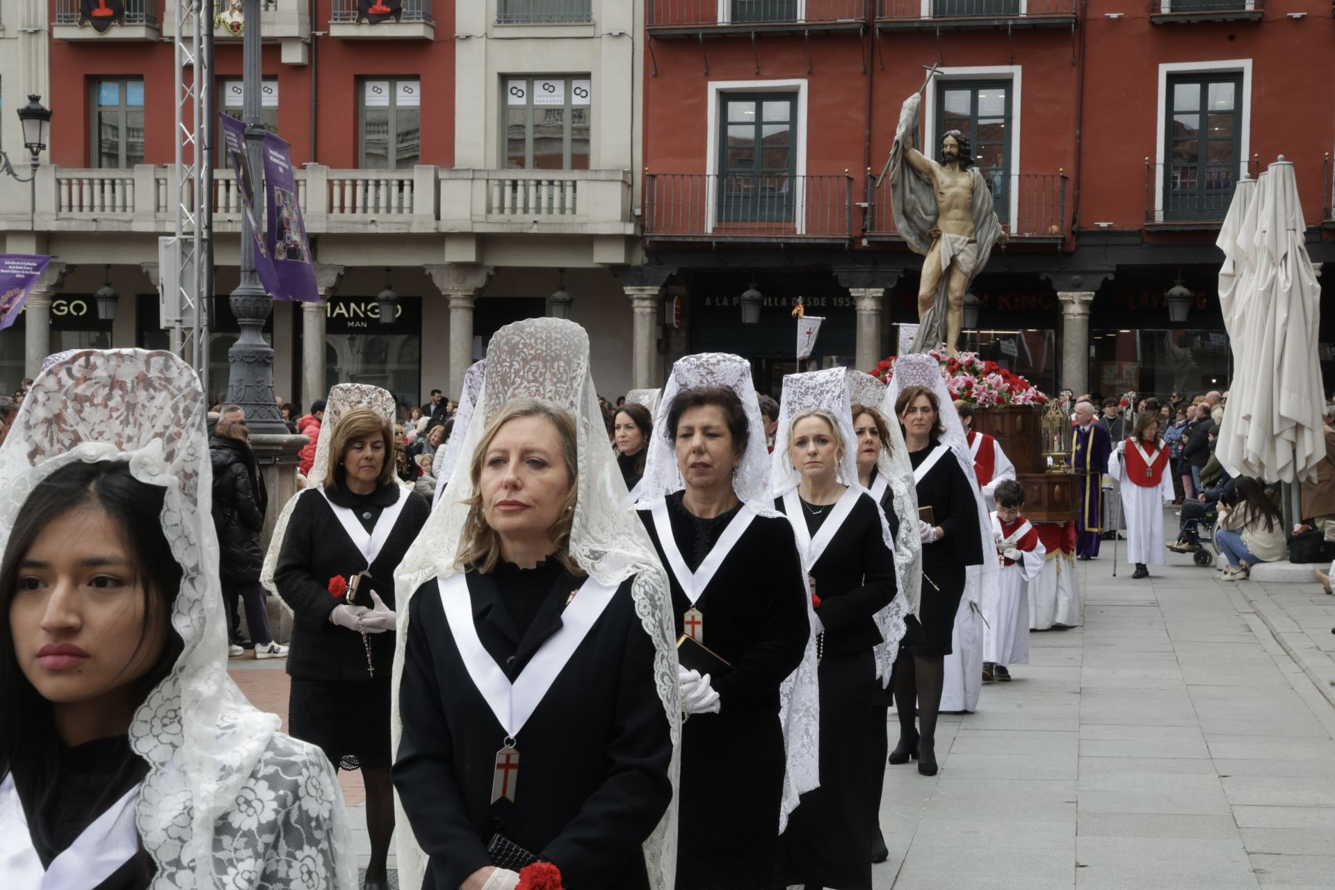 La Misa Pascual y el Encuentro de Jesús Resucitado con la Virgen de la Alegría en Valladolid